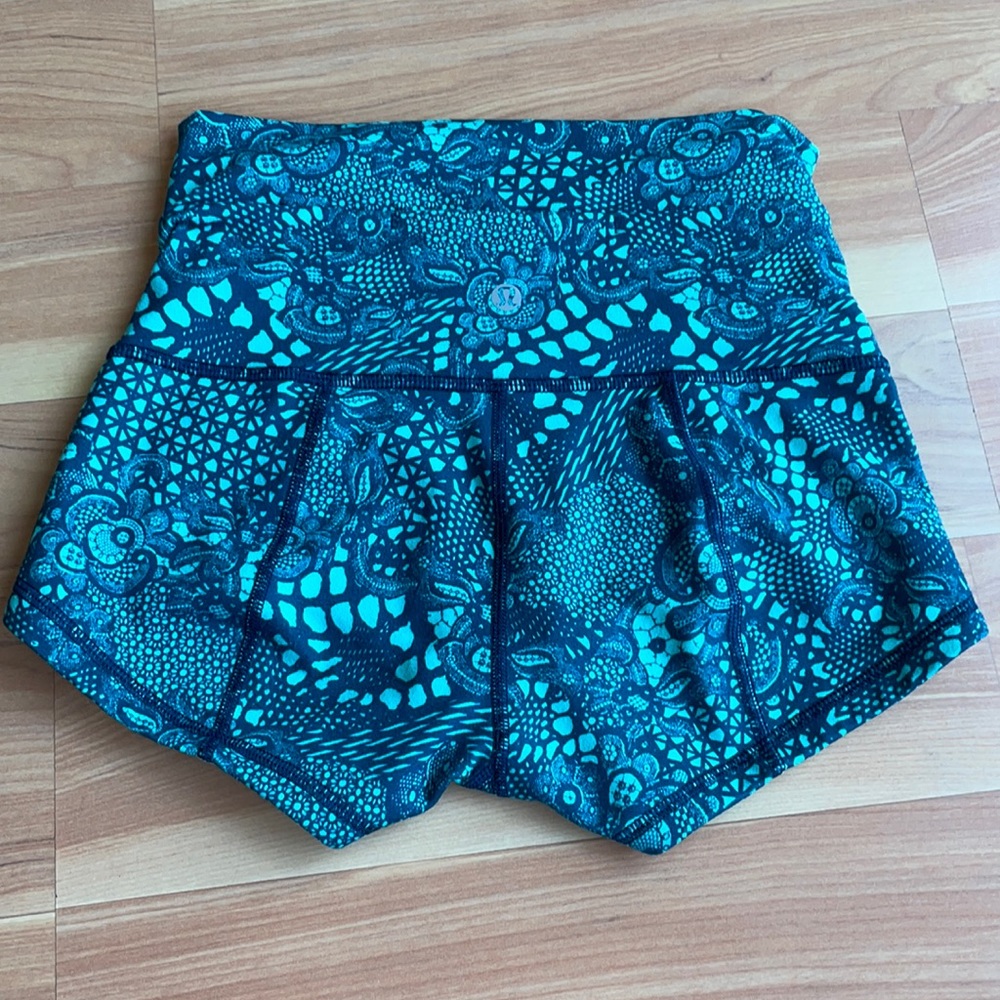 Lululemon high rise boogie shorts spandex size 4